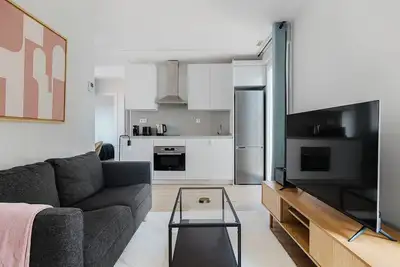 Image de Stellar Cuatro Caminos 2br w/ Balcony, A/C & Elevator, by Blueground