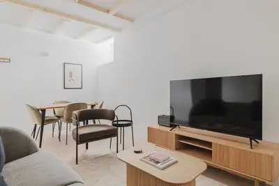Image de Superb Malasaña 2br w/ Elev & A/C, 10 min to Gran Via, by Blueground