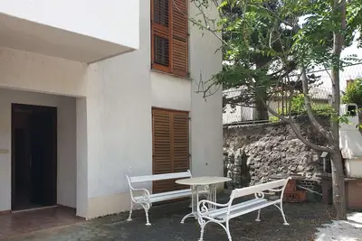 Image de Appartement de deux chambres avec la terrasse et la vue sur le mer Selce, Crikvenica (A-23193-a)