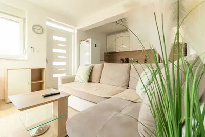 Image de Appartement de deux chambres avec la terrasse et la vue sur le mer Sukosan, Zadar (A-23347-a)