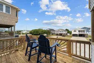 Image de Direct Beach Access, Ocean Views, & Thoughtful Amenities for Relaxing Vacations