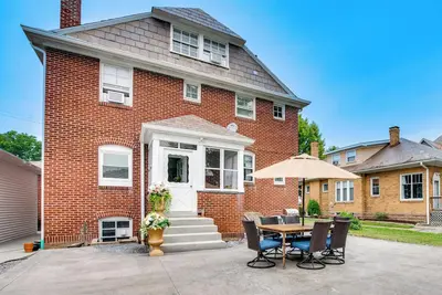 Image de Walkable Zelienople Home w/ Patio & Grill!