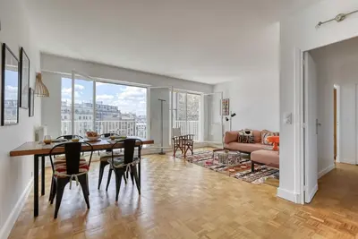 Image de Light & Warm Flat with Balcony - Heart of Paris 15