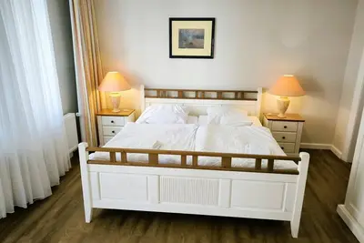 01 Schöne 2-raum-ferienwohnung mit Terrasse - Ruhig Gelegenes Appartementhaus mit Ferienwohnungen