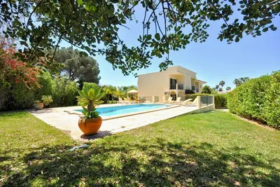 Image de Villa à Vilamoura près de la plage Falésia