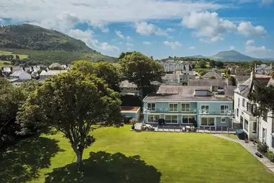 Image de Beautiful beach side homes sleeping 16 guests with a Hot Tub