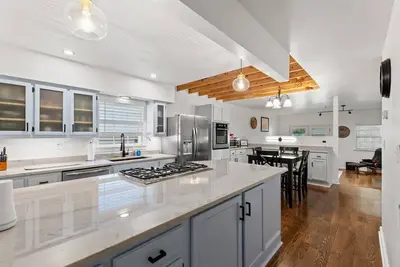 Image de This house is a 3 bedroom(s), 2. 5 bathrooms, located in Lexington, Ky.