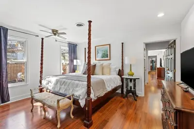 Image de This apartment is a 5 bedroom(s), 2 bathrooms, located in Lexington, Ky.