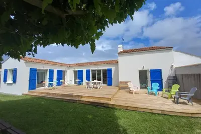 Image de Maison rénovée proche plage, terrasse privée, 4 chambres, 8 couchages, parking, WiFi