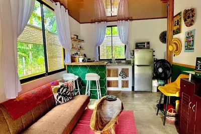 Image de Tiny home, Big lot near Black Beach