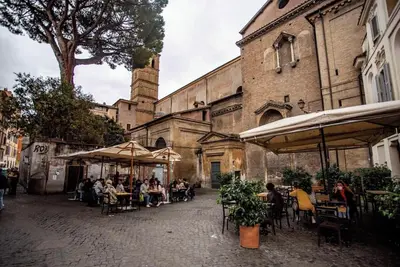 Image de Authentic Architectural Gem in the Heart of Rome\n
