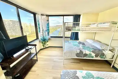 Image de Ocean Canal Mountain View Family-Friendly  Steps from Waikiki Beach 6person