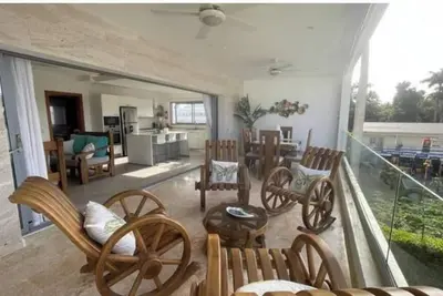 Image de Las terrenas aparthotel steps from the beach.