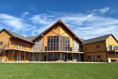 Image de Highpoint Lodge \nUpper Level Inside East