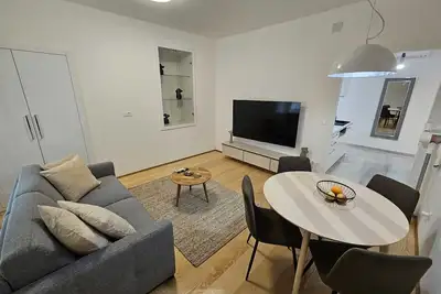 Image de Main square Corso, CosyLux 1