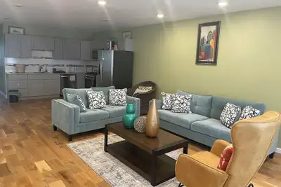 Classy & Peaceful Home for Family & Friends - 20 mins from Ewr, MetLife Stadium
