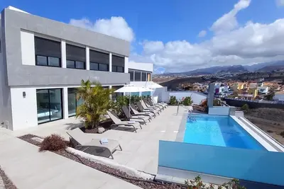 Villa Royale Diamante: \nThe gem of our Villas Royale Collection.
