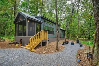 Image de Tiny Bear Paw-relax, unwind and recharge