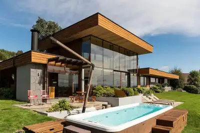 Image de Modern, Elegant Retreat with stunning Panoramic Views of Lake Villarrica!