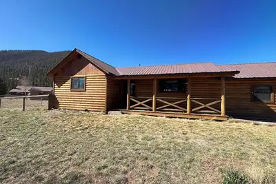 Image de 2-br/2-ba house, 1 acre w/large yard, hot tub, firepit, just outside Creede, Co.
