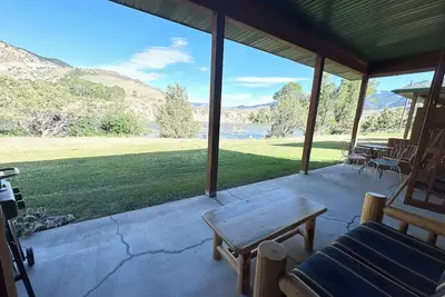 Image de \nCharming Riverside Cabin on Yellowstone River - 2 Bedrooms & 2 Bathrooms, Relax