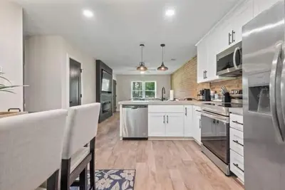 Image de Quiet & Private, Comfy Beds, Fire Pit, & Bikes\n\n