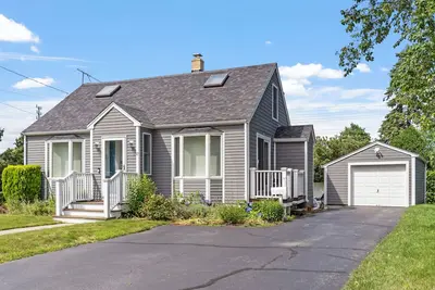 Newport Beach House with Huge Yard
