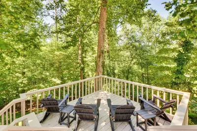 Waterfront Gainesville Home w/ Private Boat Dock!