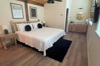 Image de Cabin Duplex, 2b Peacock Reserve