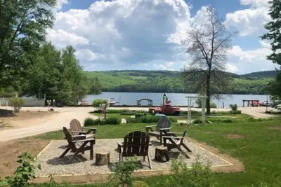Lakeside Suite with full Kitchen
