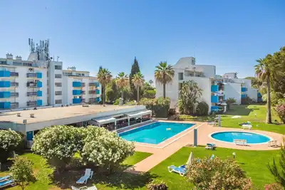 1br Apartment with Pool @ Lago Azul