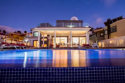 Villa \"Casa Bella Vista\", vue sur mer, piscine, jacuzzi, sauna, Wi-Fi, A/C, balcon et terrasse