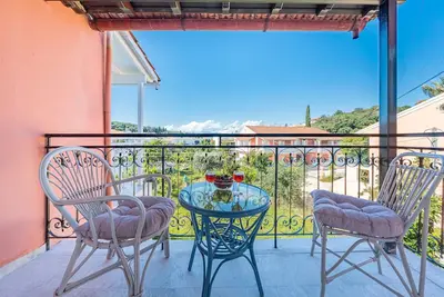 Image de Appartement 'Kassiopi 2' avec vue sur les montagnes, Wi-Fi et climatisation