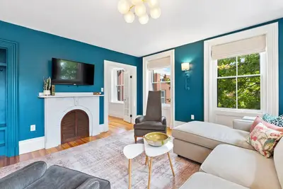 Image de 2 Separate Apartments: Perfect Location Downtown