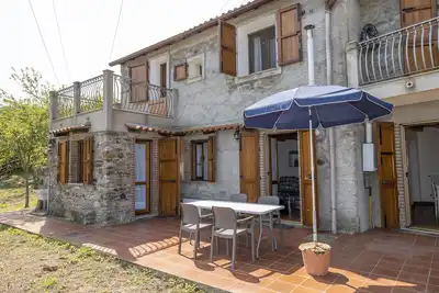Petite maison 'Rustico E Casale' avec vue sur la mer, terrasse privée et Wi-Fi