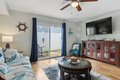 Image de Relax with the whole family just across from Biloxi Beach.