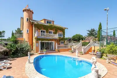 Image de Villa 'Casa Del Vino' avec vue sur les montagnes, piscine privée et Wi-Fi