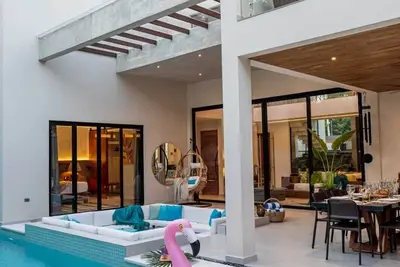 Image de Luxury Villa for 12, Heated Pool, Lounges, Bathtub