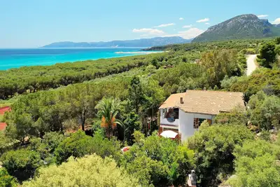 Image de Maison de vacances avec vue sur mer panoramique, Wi-Fi, jardin et terrasse