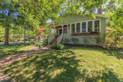 Image de Hilltop Hideaway - Walking distance to downtown Saugatuck, perfect fall location!