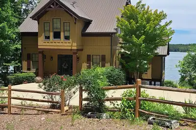 Image de Quiet Reflections\nSpacious 5-Br house with Outstanding Views, Sleeps 14