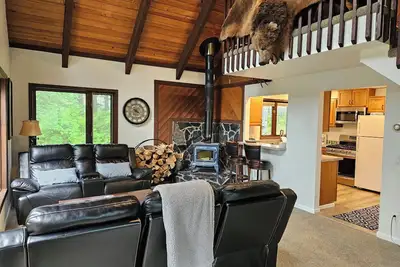 Image de Cozy Island Lake Cabin in Kodiak