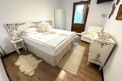Image de 5 traditionally appointed bedrooms in 4 star guesthouse with country breakfast