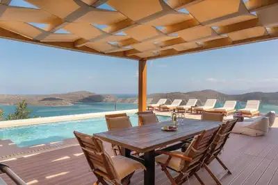 Enjoy Spinalonga Views at 4br Villa Close to Beach