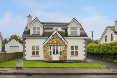 Image de 46 Dunalinn, pet friendly, with open fire in Culdaff, County Donegal