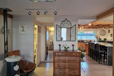 Image de 2 chambres 2 Sdb Wc et accès pièce de vie