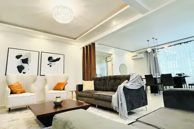 Image de Luxury Villa - 4br/4. 5ba - WiFi - 5Min From Labadi Beach / Car+Driver Rental