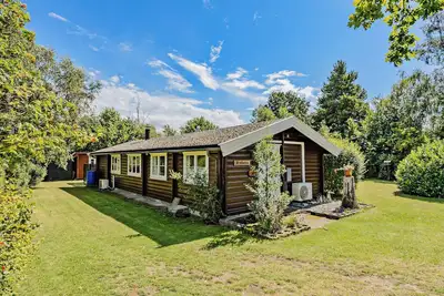 Image de Cozy holiday home with lovely outdoor areas - only about 600 meters from the beach.