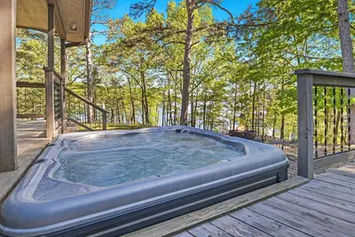 Image de Piney Point - Beaver Lake - Hot Tub - Getaway