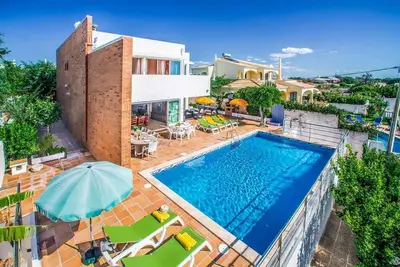 Image de Maison de vacances Albufeira pour 1 - 8 personnes avec 4 chambres à coucher - Maison de vacances
